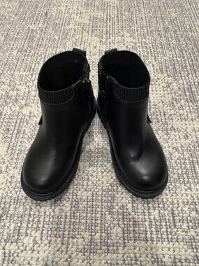 Old Navy Black Chelsea Ankle Booties